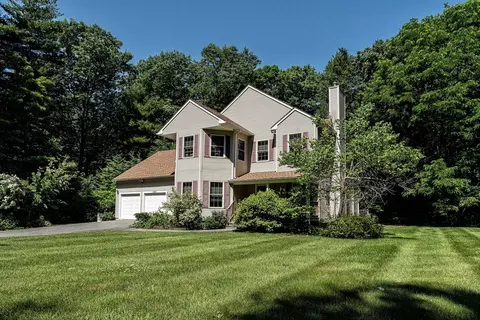 454 Crystal St, Haverhill, MA 01832