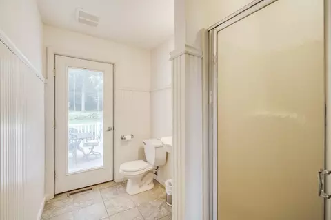 112 Country Club Dr, East Longmeadow, MA 01028