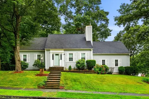 29 Arbor Dr, Shrewsbury, MA 01545