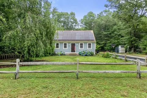 64 Pond St, Carver, MA 02330