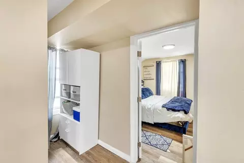 Entry Way - 115 Ranney St, Springfield, MA 01108 photo 4 of 7