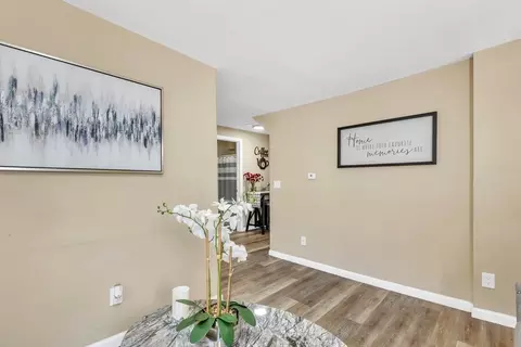 Entry Way - 115 Ranney St, Springfield, MA 01108 photo 7 of 7