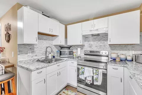 Kitchen - 115 Ranney St, Springfield, MA 01108 photo 2 of 5