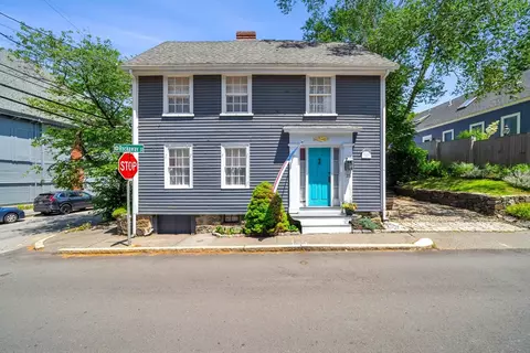 25 Rockaway St, Marblehead, MA 01945