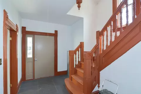 54 Hebron St, Springfield, MA 01107 photo 5