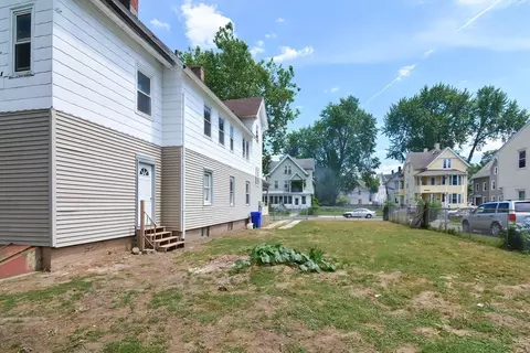 54 Hebron St, Springfield, MA 01107 photo 41