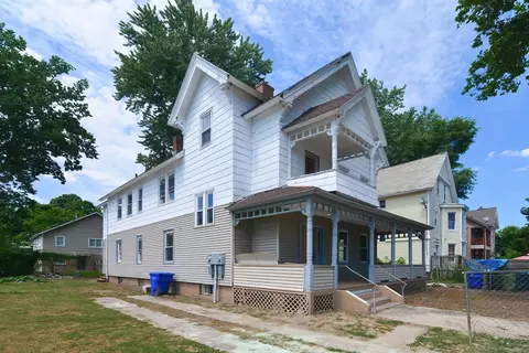 54 Hebron St, Springfield, MA 01107 photo 4