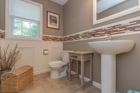 247 Cabinet St, Springfield, MA 01129 photo 19