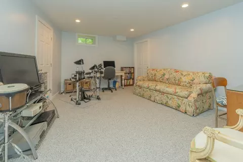 247 Cabinet St, Springfield, MA 01129 photo 31