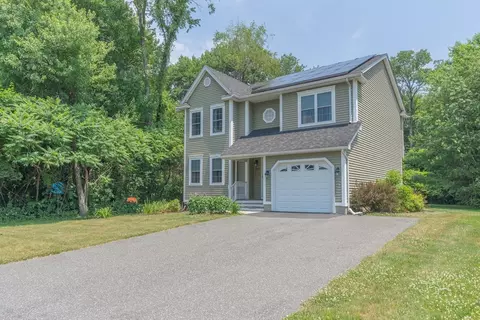 247 Cabinet St, Springfield, MA 01129 photo 4
