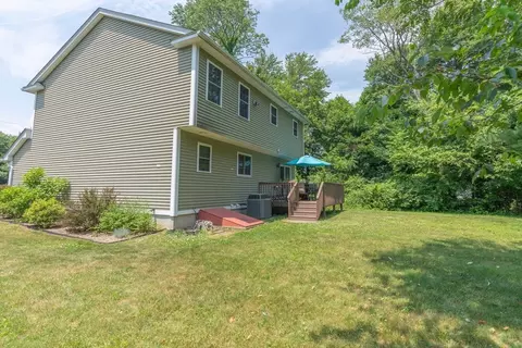 247 Cabinet St, Springfield, MA 01129 photo 33
