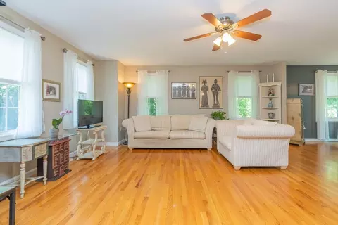 247 Cabinet St, Springfield, MA 01129 photo 16