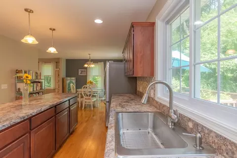 247 Cabinet St, Springfield, MA 01129 photo 11