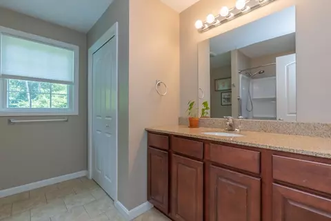 247 Cabinet St, Springfield, MA 01129 photo 29