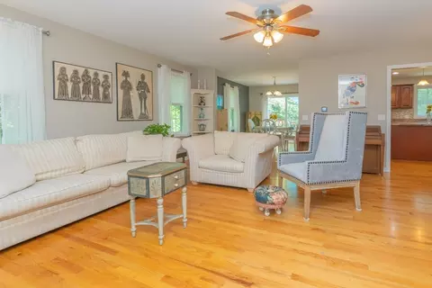 247 Cabinet St, Springfield, MA 01129 photo 15