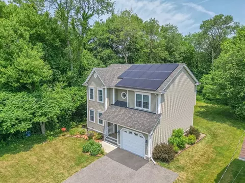 247 Cabinet St, Springfield, MA 01129 photo 3