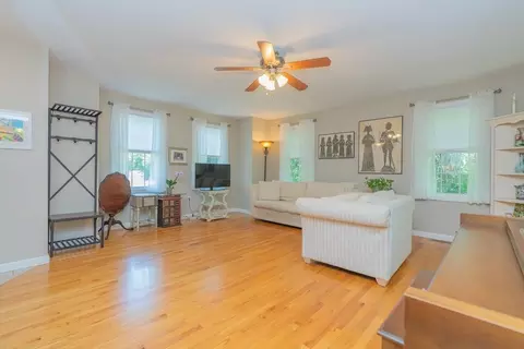 247 Cabinet St, Springfield, MA 01129 photo 17