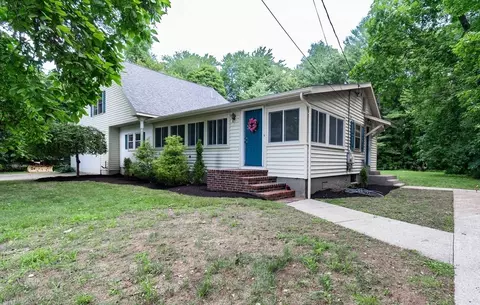 62 Summer St, Medway, MA 02053