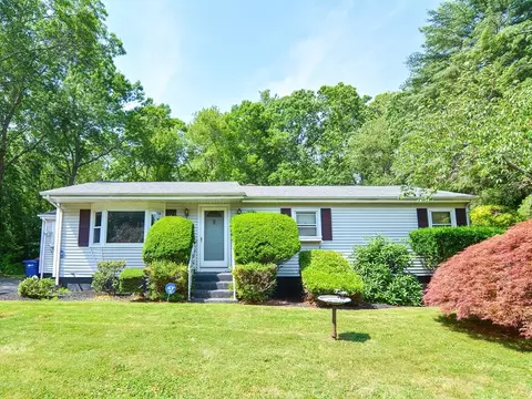 32 Almada St, Westport, MA 02790