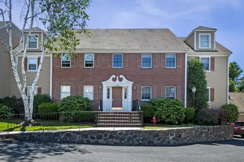 55 Weatherly Dr #55, Salem, MA 01970
