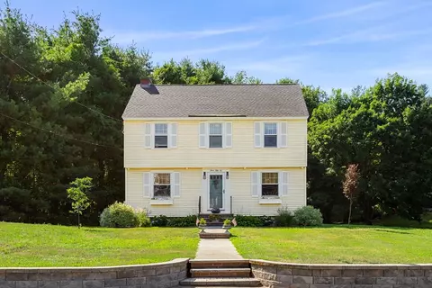 352 Pleasant St, Tewksbury, MA 01876
