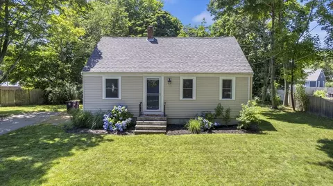 20 Berkeley St, Weymouth, MA 02190