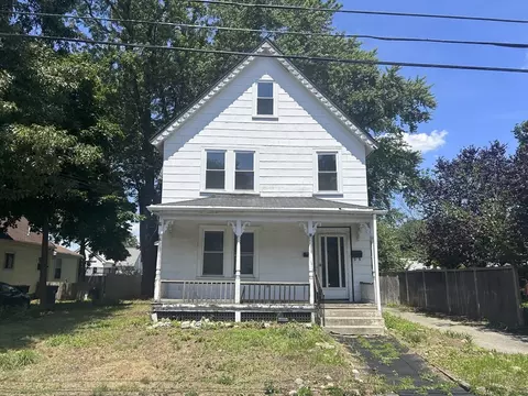 36 Harrison St, Framingham, MA 01702
