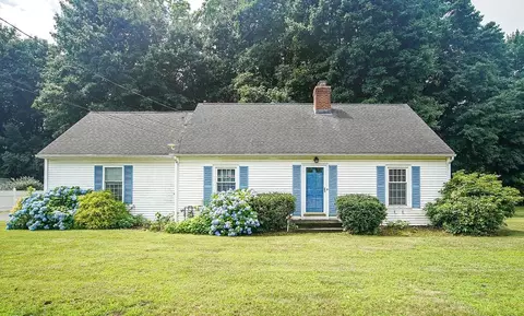 15 Holyoke Rd, Westfield, MA 01085