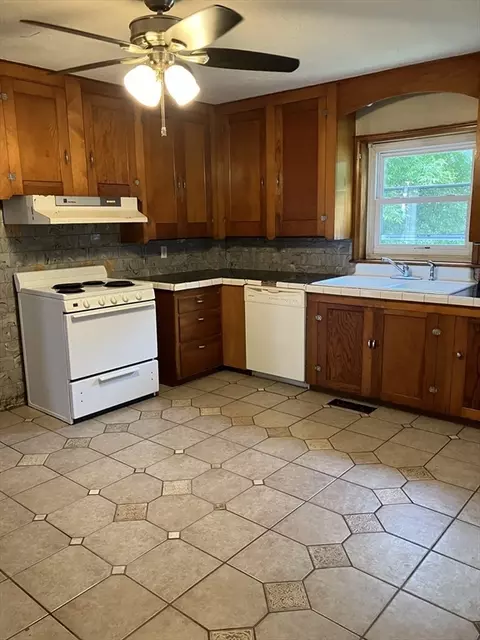 Kitchen - 48 Elm St, Webster, MA 01570 photo 1 of 2