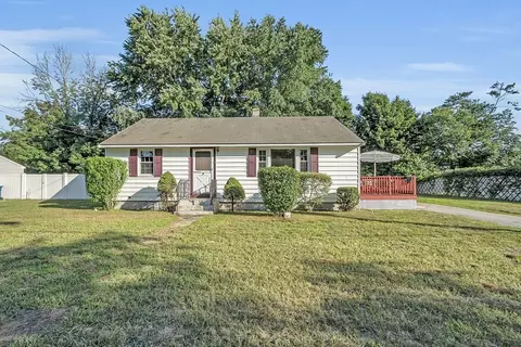 9 Wildwood Rd, Tewksbury, MA 01876