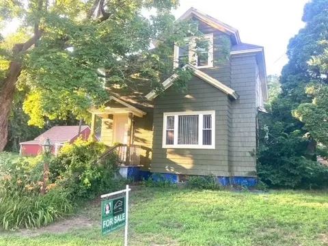 7 Oak, Gill, MA 01354