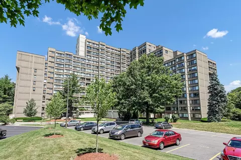 250 Hammond Pond Pkwy #605S, Chestnut Hill, MA 02467