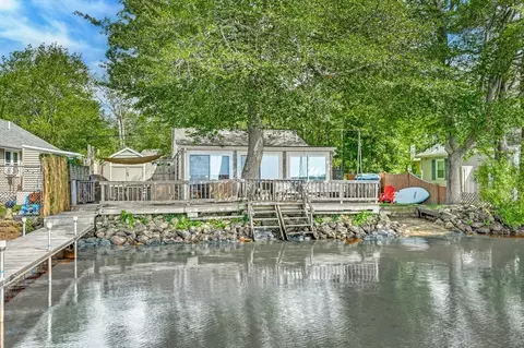 9 Shore Ave, Lakeville, MA 02347