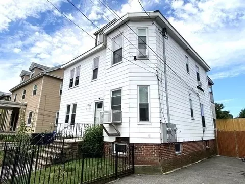 20 Kensington Ave, Somerville, MA 02145