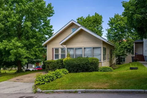 29 Bedford Ave, Worcester, MA 01604