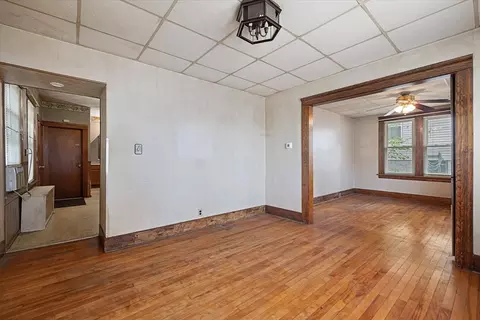 Living - 29 Bedford Ave, Worcester, MA 01604 photo 2 of 5