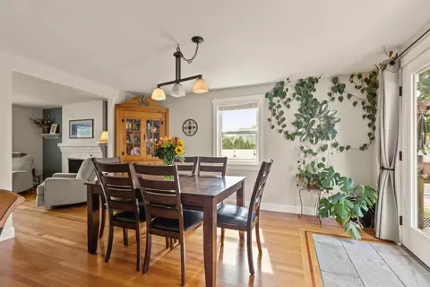 Dining - 36 Oak St, Stoneham, MA 02180 photo 3 of 4