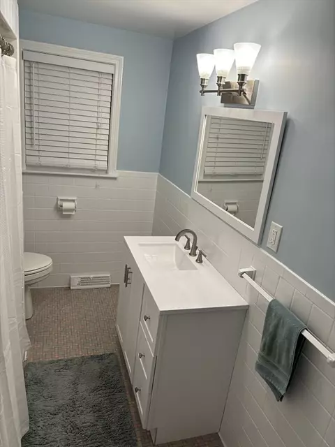 Bath - 36 Oak St, Stoneham, MA 02180 photo 1 of 1