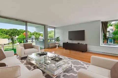 60 Babcock St #28, Brookline, MA 02446