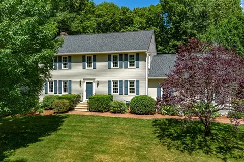 22 Wheelock St, Shrewsbury, MA 01545