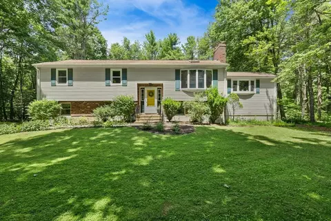 490 Marshall St, Paxton, MA 01612