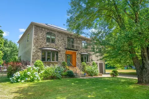 12 Coach Rd, Chelmsford, MA 01824
