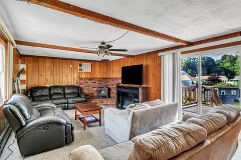 48 Baltic Ave, Chicopee, MA 01020 photo 6