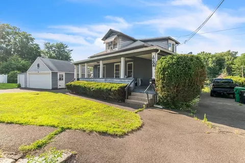 48 Baltic Ave, Chicopee, MA 01020 photo 3