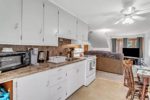 48 Baltic Ave, Chicopee, MA 01020 photo 23