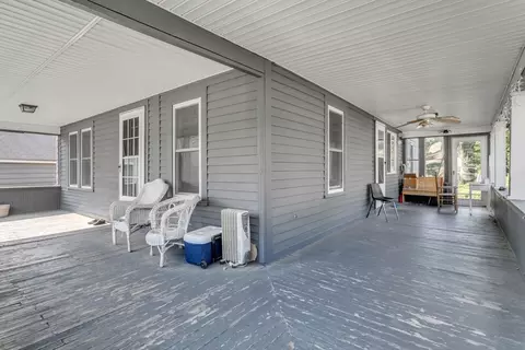 48 Baltic Ave, Chicopee, MA 01020 photo 4