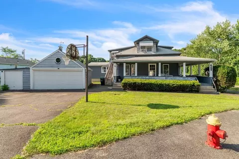 48 Baltic Ave, Chicopee, MA 01020 photo 2