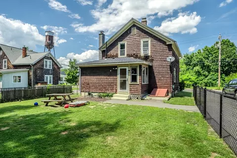 82 Ferry St, Easthampton, MA 01027 photo 6