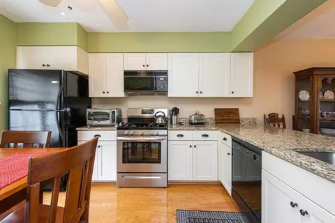 19 Garden St #407, Danvers, MA 01923 photo 4