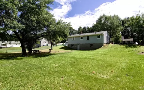 60 Murphy Ln, Chicopee, MA 01020 photo 4